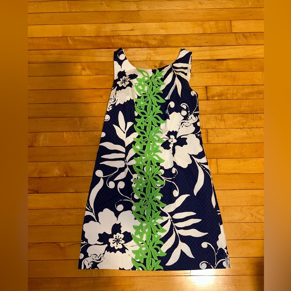 Classic navy blue Lilly Pulitzer shift dress